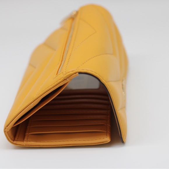 Michael Kors Trifold Wallet New - Picture 7 of 8